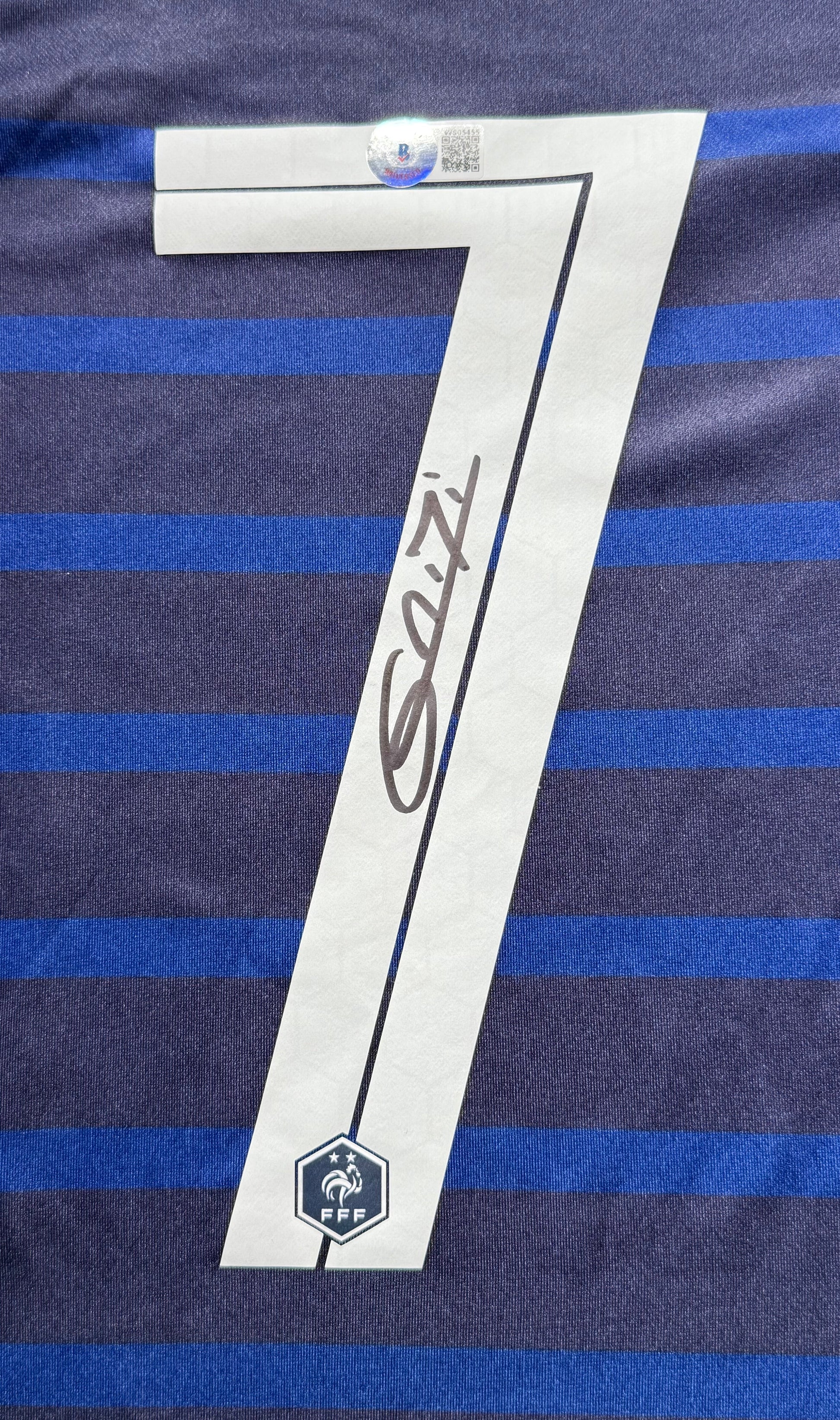 Maillot Domicile Equipe de France Edition Euro 2020 signe par Antoine Griezmann  certifie par Beckett authentic-signatures
