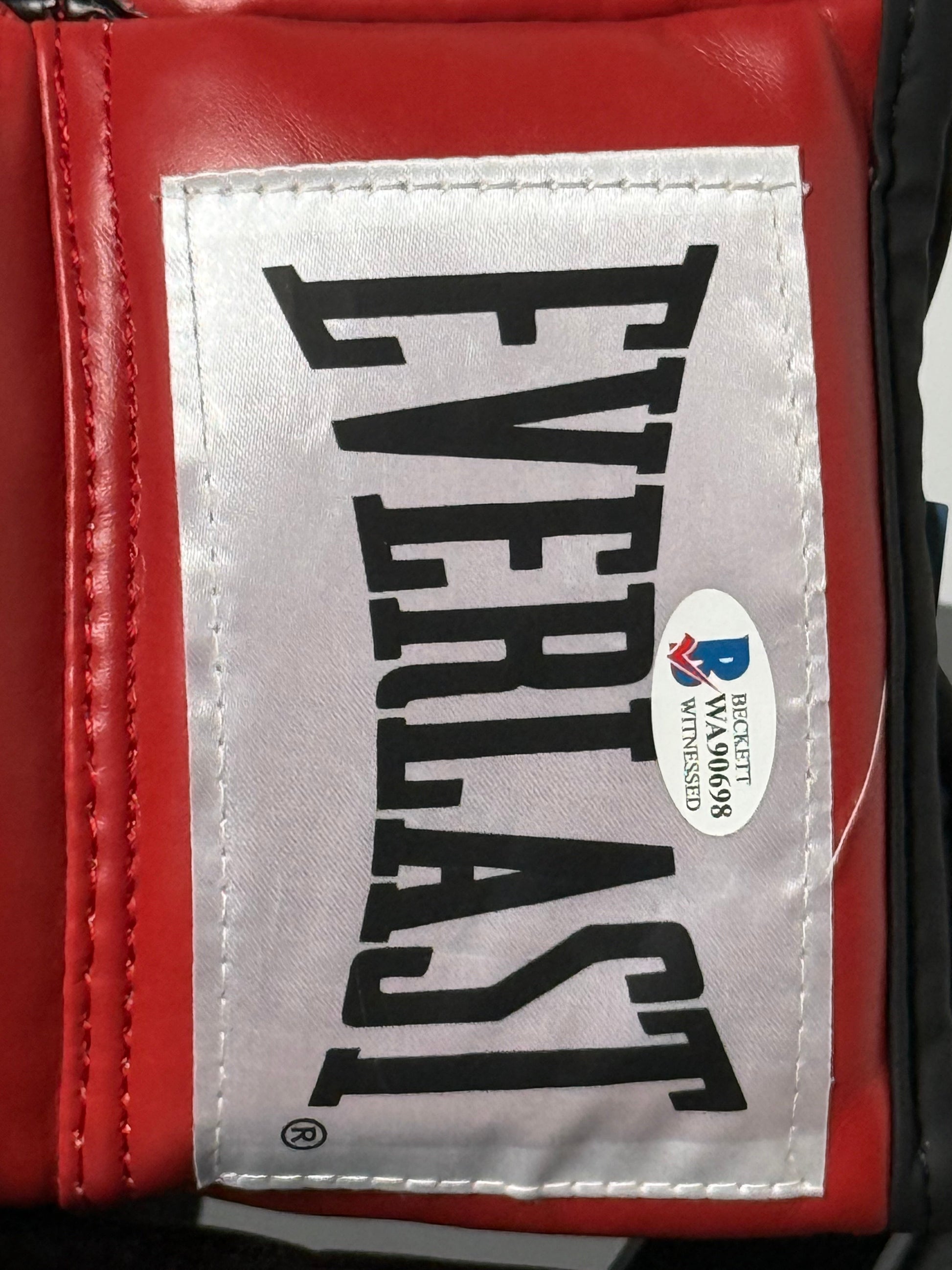 RARE Gant de Boxe Triple signature Thomas Hearns, Roberto Duran, Ray Sugar Leonard certifie par Beckett authentic-signatures