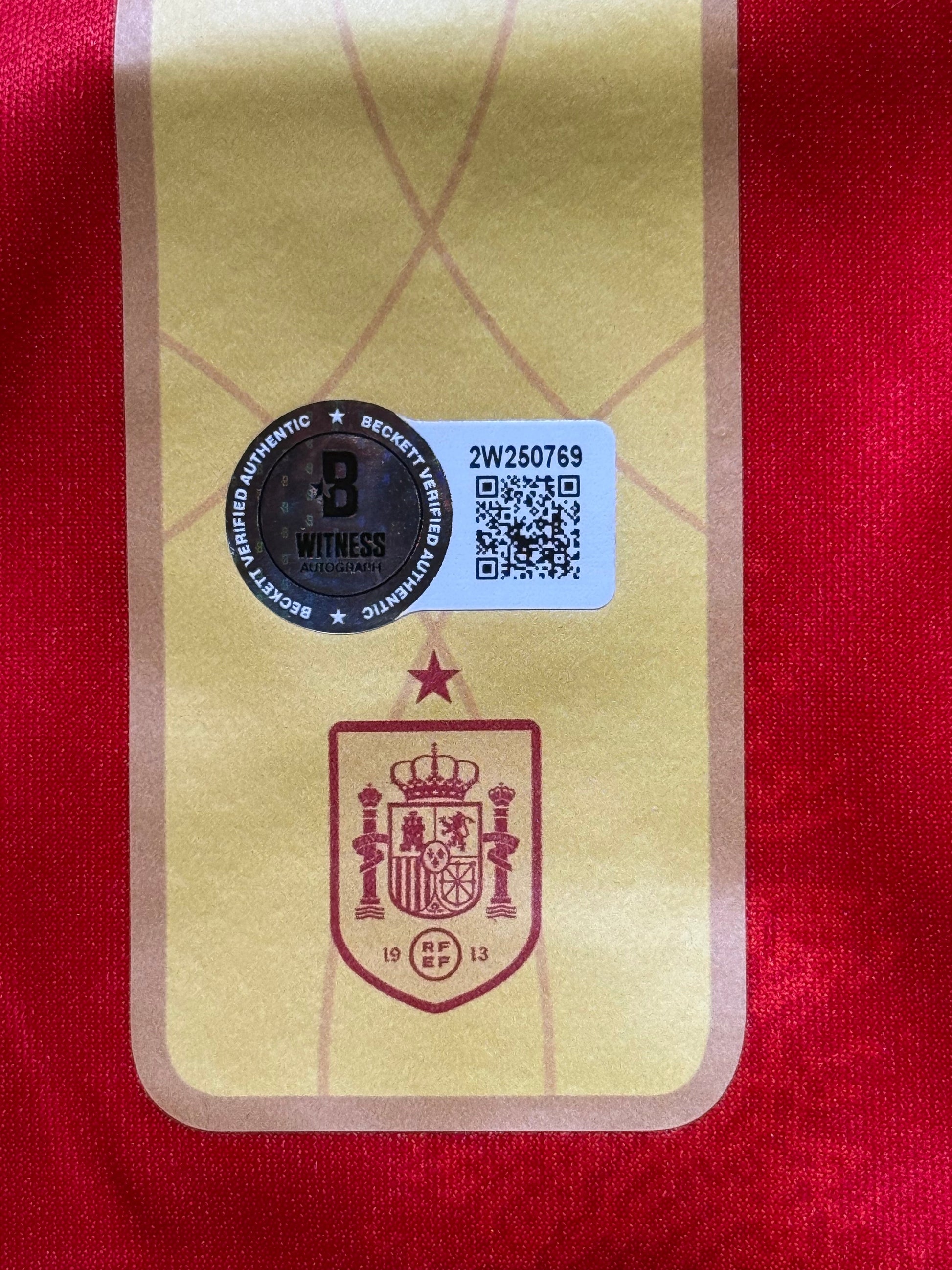 Maillot Domicile Espagne Edition Euro 2024 signe par Lamine Yamal et Certifie par Beckett authentic-signatures