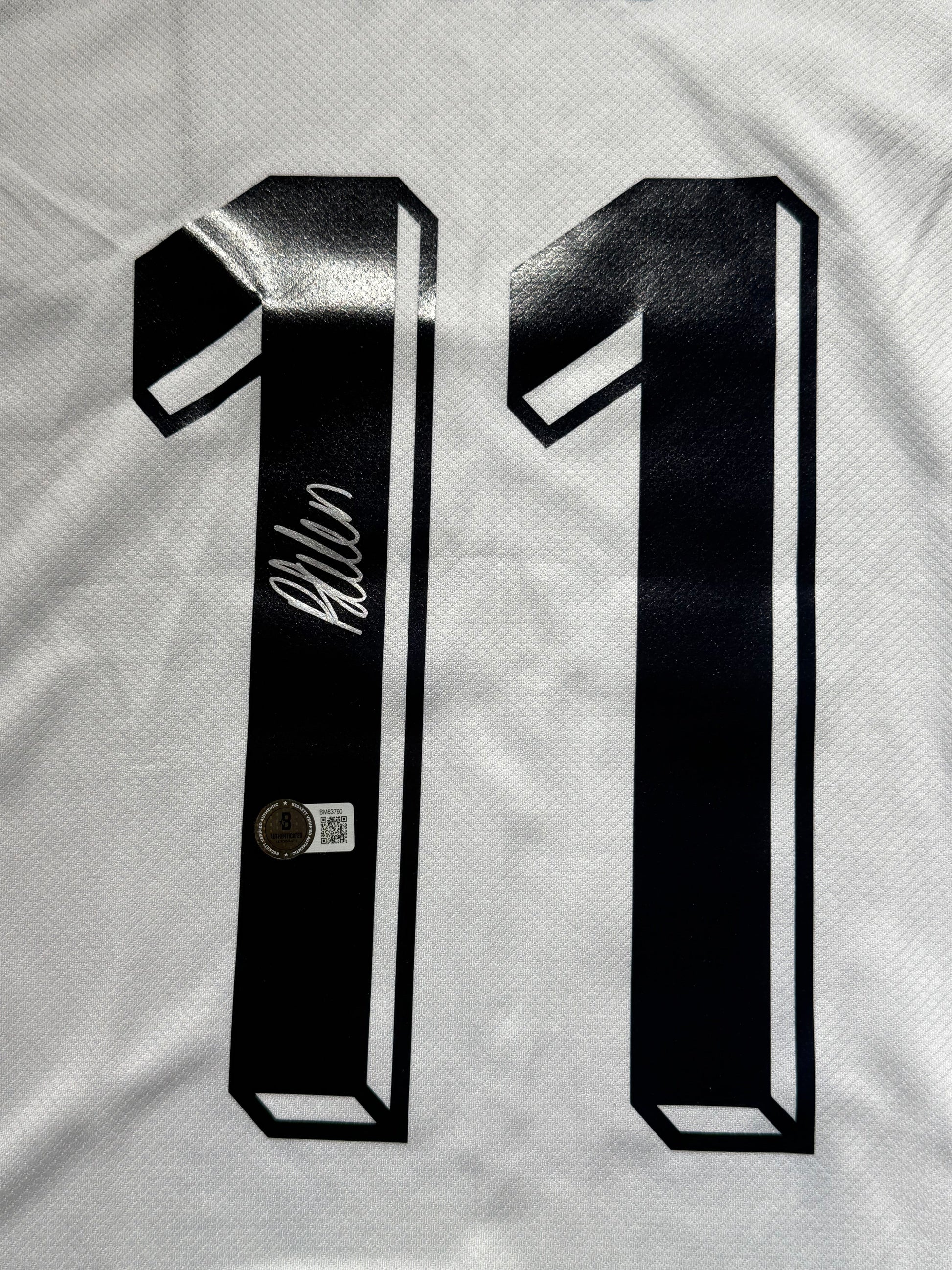 Maillot Domicile Equipe d Angleterre Edition Euro 2020 signe par Phil Foden et certifie par Beckett authentic-signatures