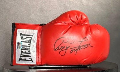Gant de Boxe Droit EVERLAST signé par George Foreman certifiée par JSA et Foreman Hologram authentic-signatures