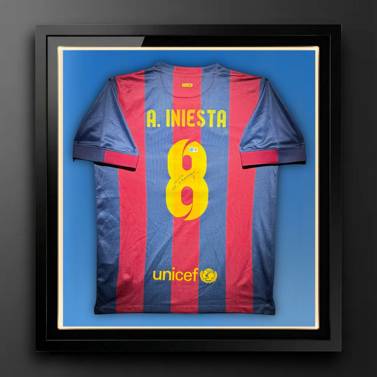 Iniesta Kit Small FC Barcelona Home 2011-12 Jersey signed by Andrés Iniesta Certified by