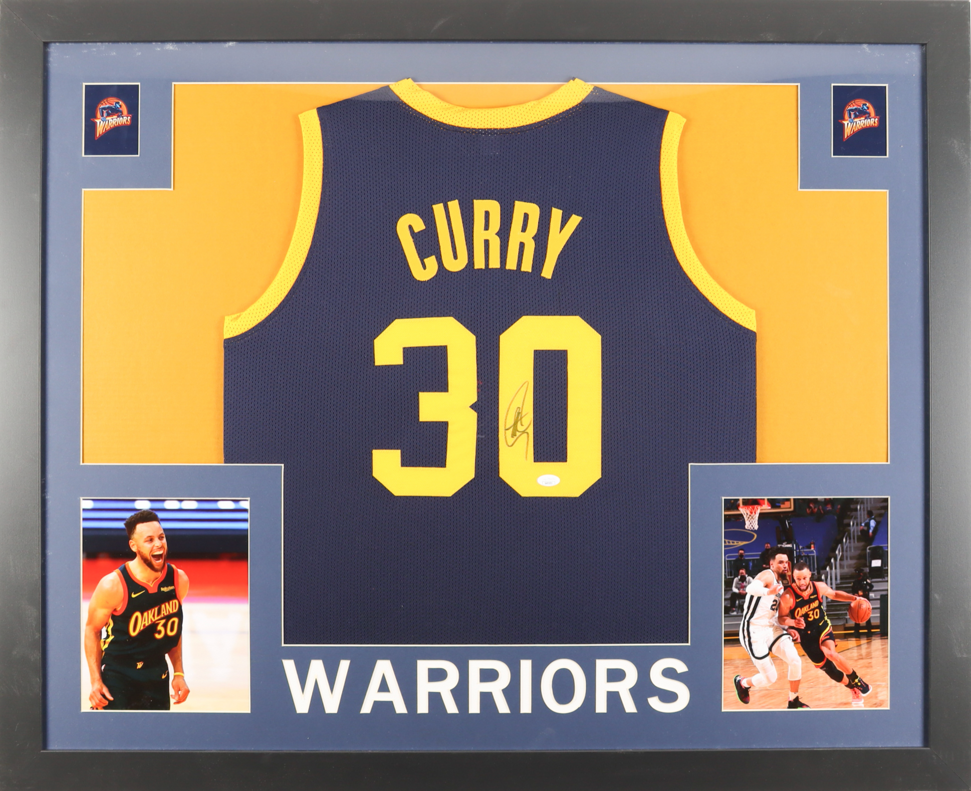 Cadre Maillot authentique des Golden State Warriors signe par Stephen Curry et certifie par JSA authentic-signatures