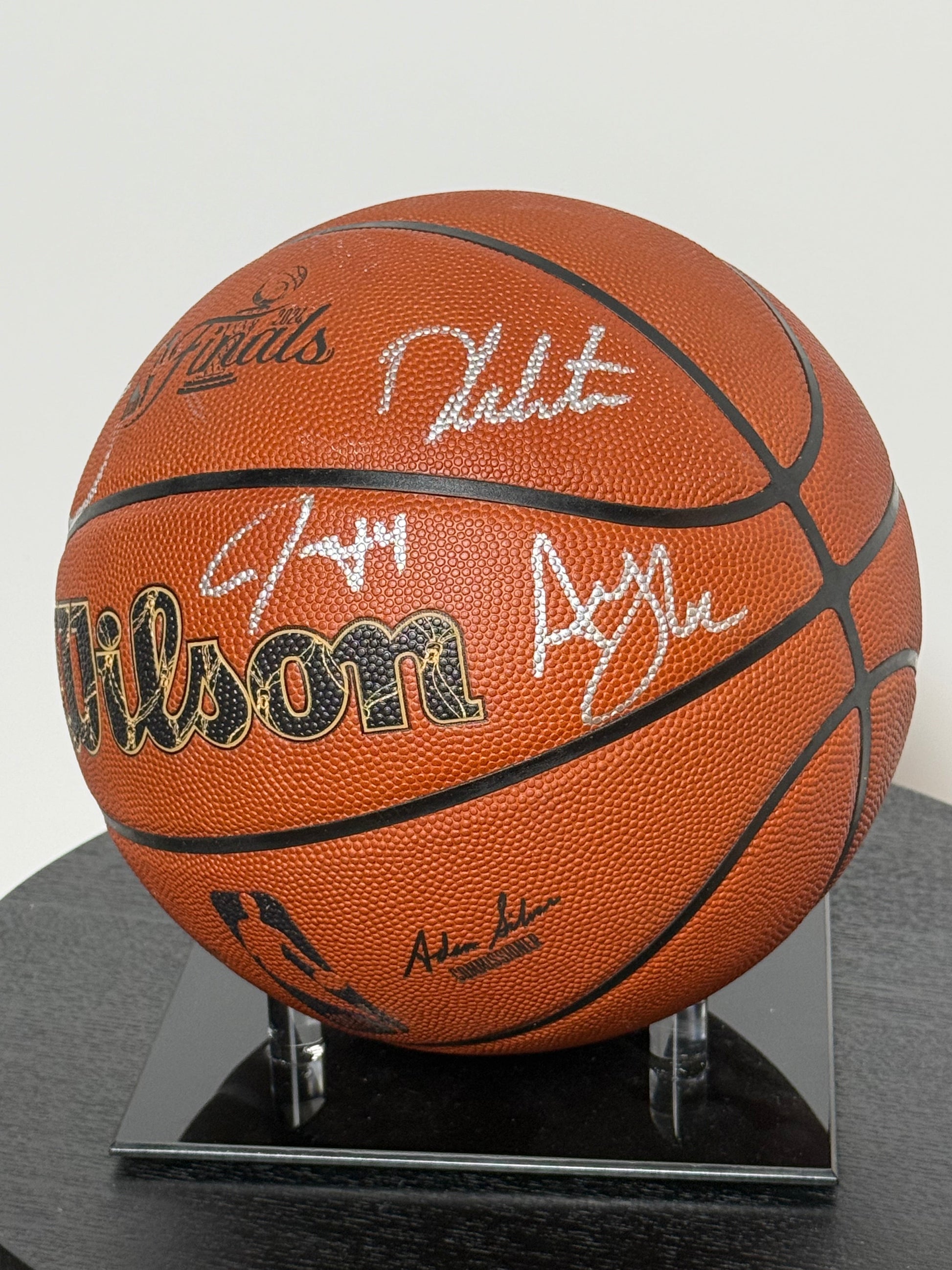 Rare Basketball signe  par Jrue Holiday,Derrick White, Jaylen Brown, Jayson Tatum et Al Horfordet certifie par Fanatics authentic-signatures