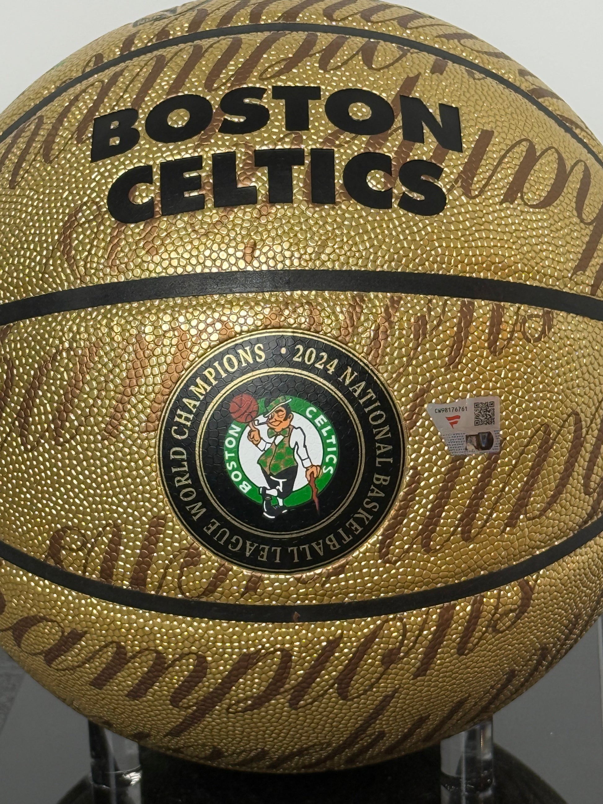 Rare Basketball NBA FINALS  signe par Jrue Holiday Certifie par Fanatics authentic-signatures