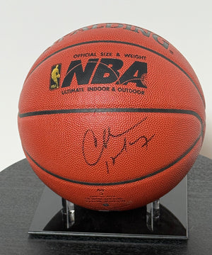 Basketball Authentique signe par Charles Barkey et certifie par Beckett