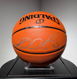 Basketball Authentique signe par Karl Malone et certifie par JSA