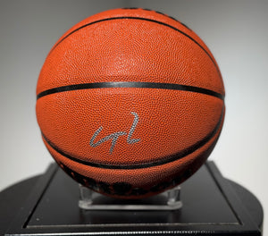 Basketball signe par Giannis Antetokounmpo certifie par Beckett