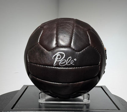Ballon Vintage signe par Pélé et Certifie par Beckett