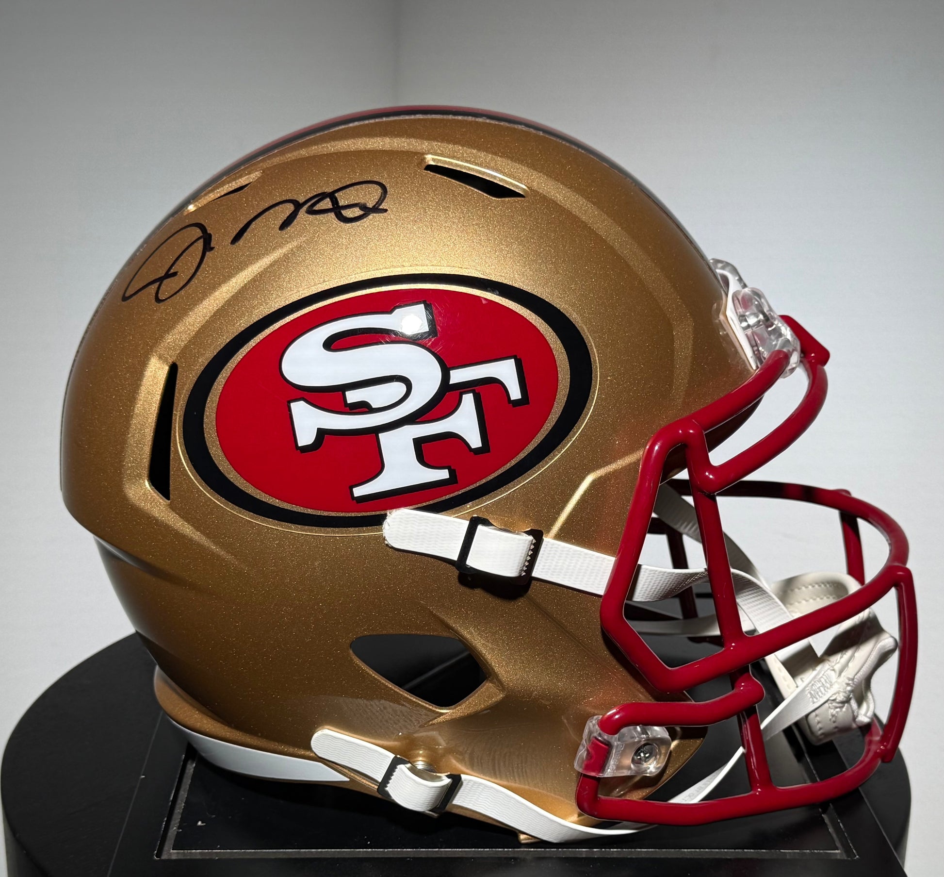 Joe Montana Signed 49ers Full-Size Speed Helmet. Certified by JSA authentic-signatures