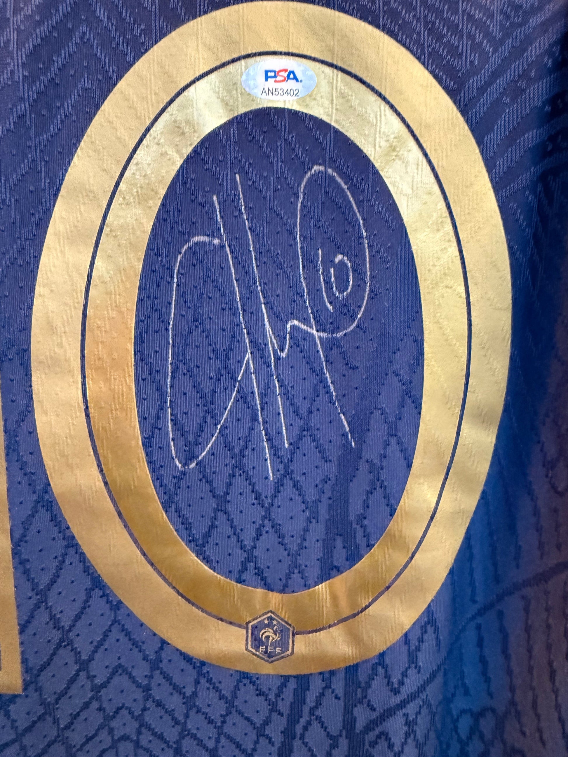 Maillot Domicile Equipe de France Finale Coupe du Monde 2022  signe par Killian Mbappe Certifie par PSA authentic-signatures