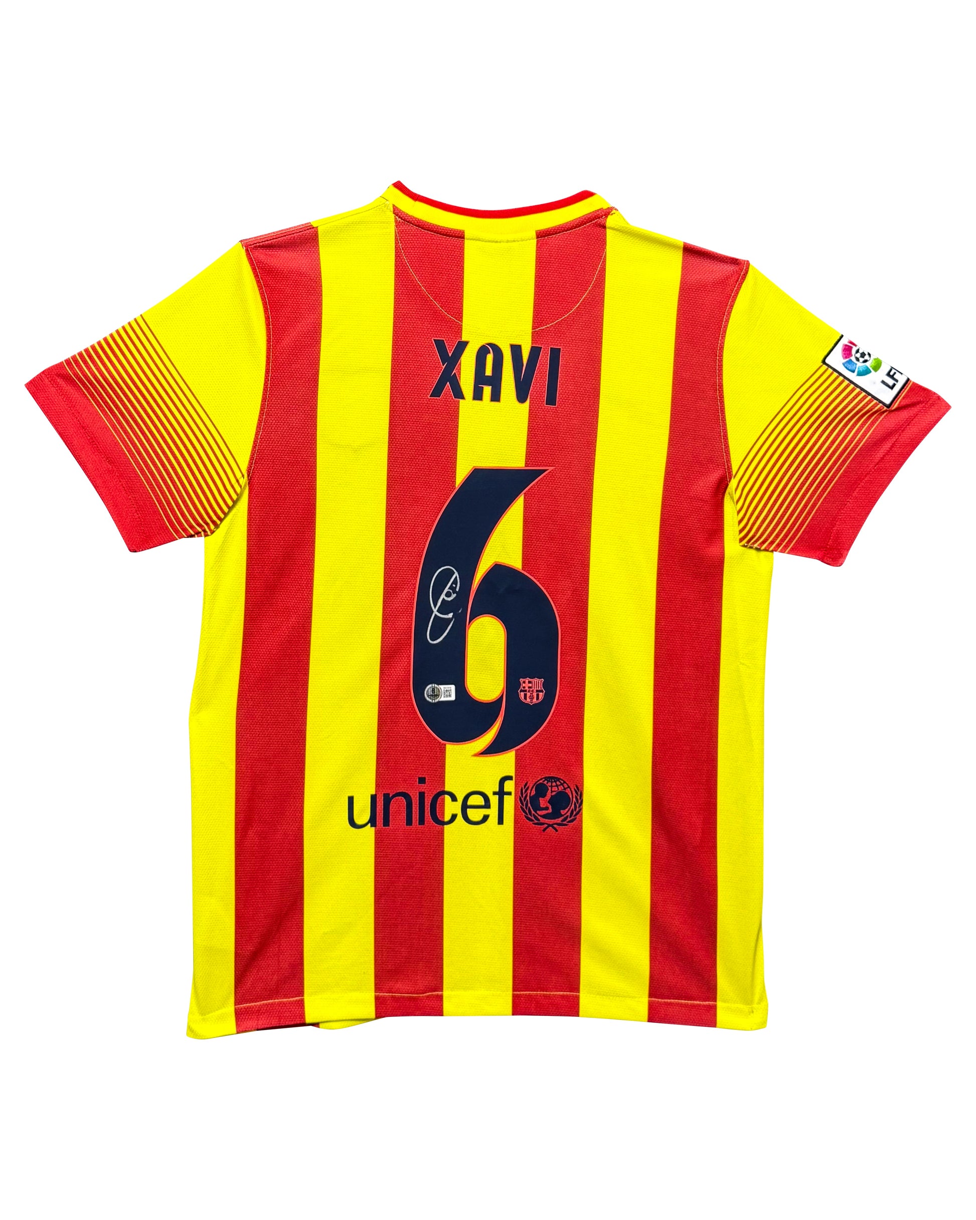 Maillot exterieur FC Barcelone 2013-14 signe par Xavi Hernandez Certifie par Beckett authentic-signatures