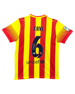 Maillot exterieur FC Barcelone 2013-14 signe par Xavi Hernandez Certifie par Beckett