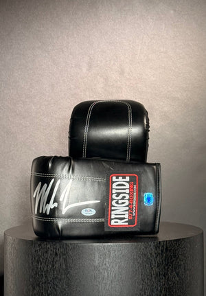 Authentique Paire de Gants de boxe d'Entrainement RINGSIDE signe par Mike Tyson et certifie par PSA et Mike Tyson authentic-signatures