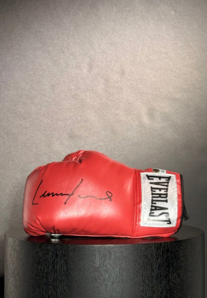 Lennox Lewis Signed Everlast Boxing Glove Certified by Beckett authentic-signatures
