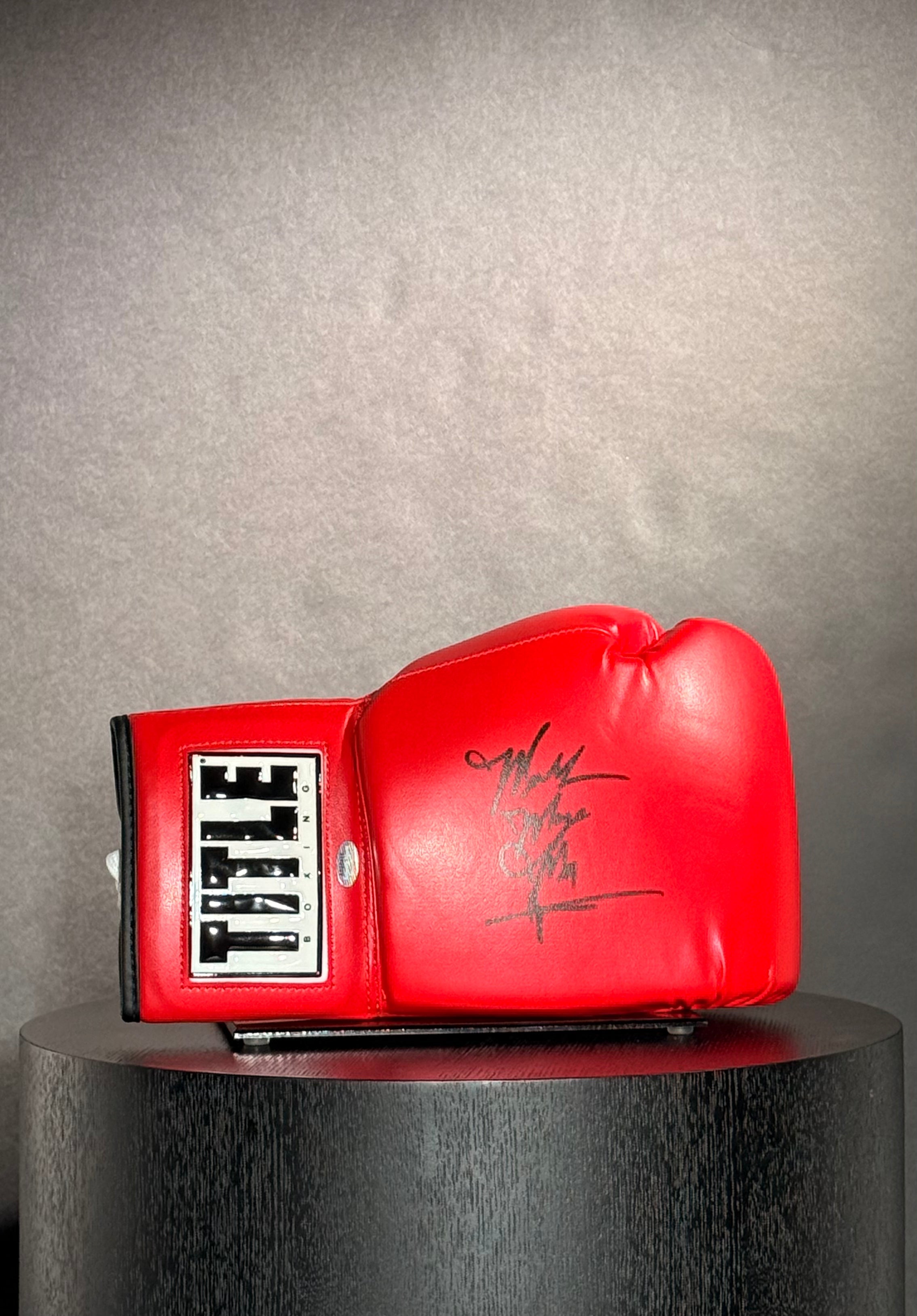 Marion Starling Signed Glove certified by SCHWARTZ authentic-signatures