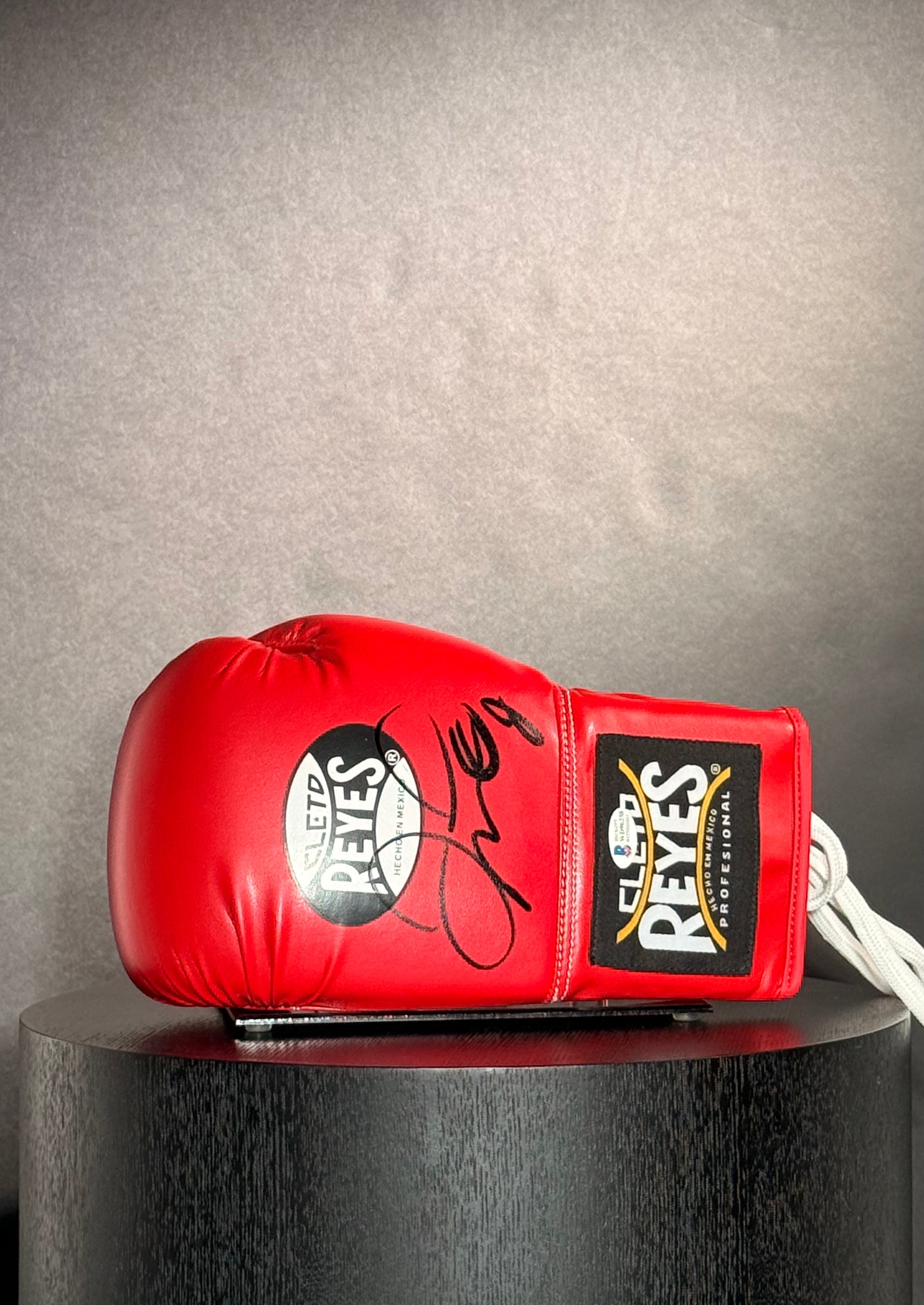 Floyd Mayweather signed boxing glove certified by Beckett authentic-signatures