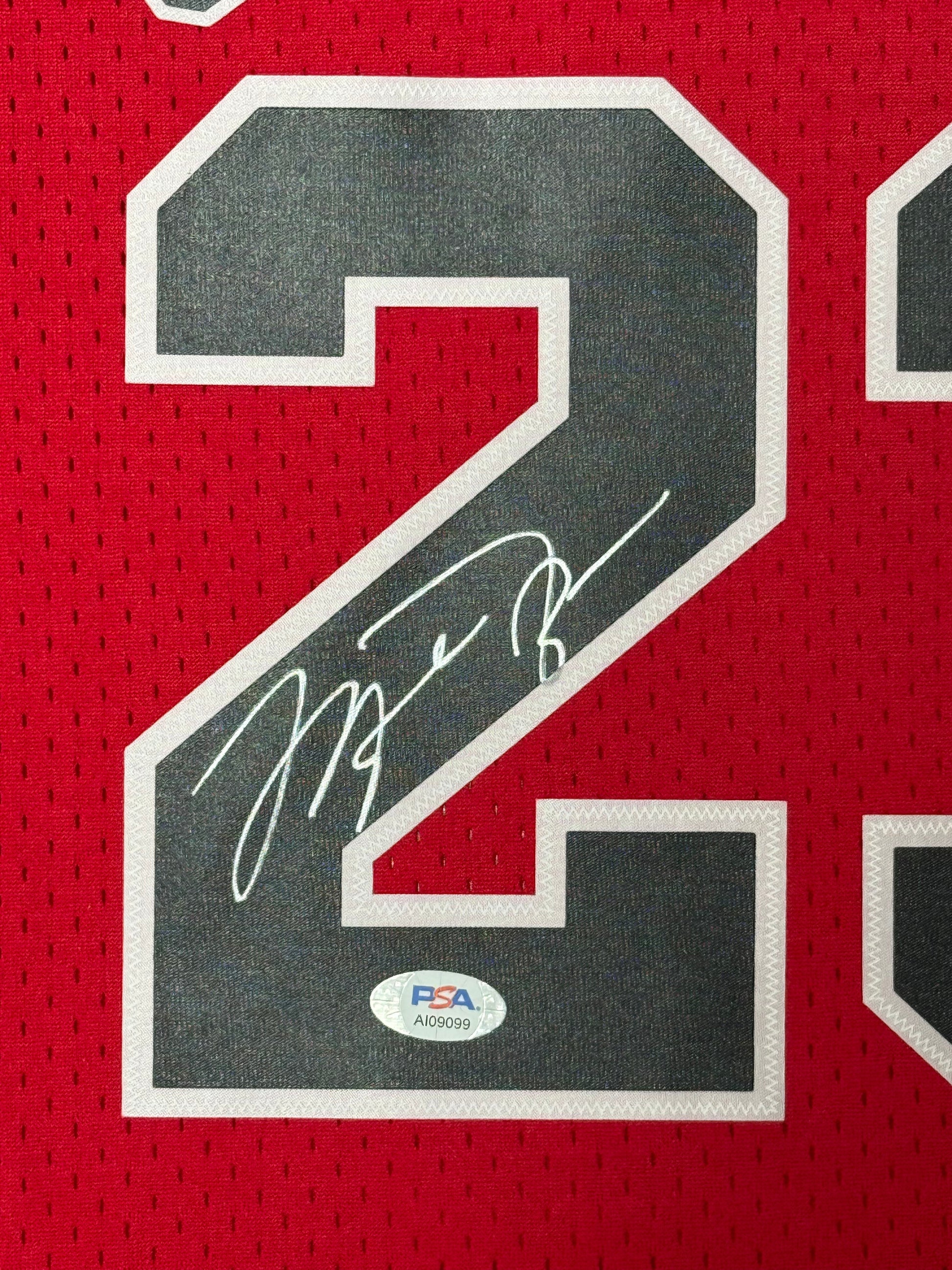 Maillot Mitchell and Ness 1997-98 'LAST DANCE' Chicago BULLS signé par Michael Jordan  et certifié par PSA authentic-signatures