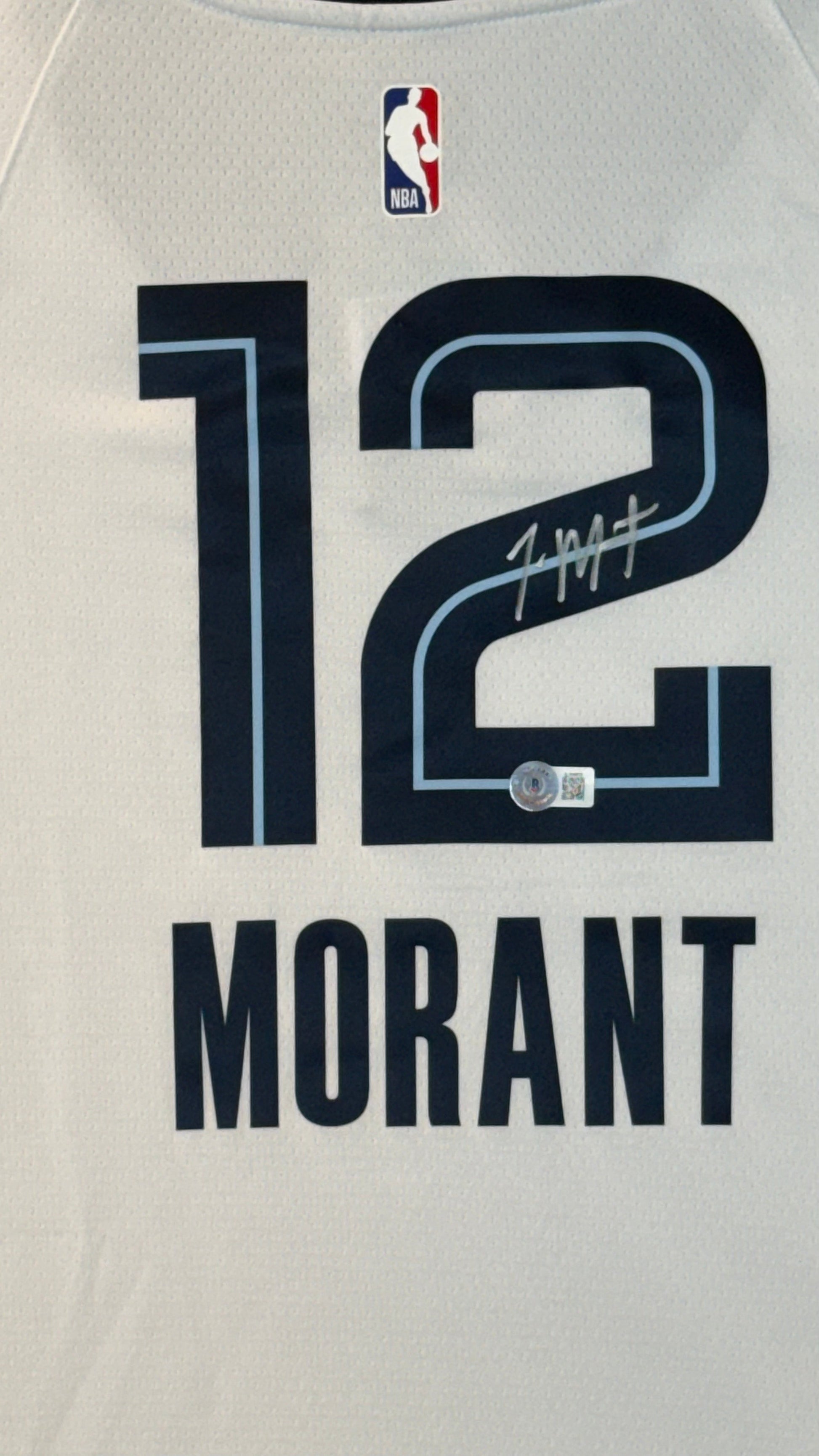 Maillot Authentic Association Edition Memphis GRIZZLIES signé par JA MORANT et certifié par BECKETT authentic-signatures