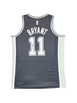 Maillot Swingman City Edition san Antonio Spurs signé par Carter BRYANT et certifié par BECKETT authentic-signatures
