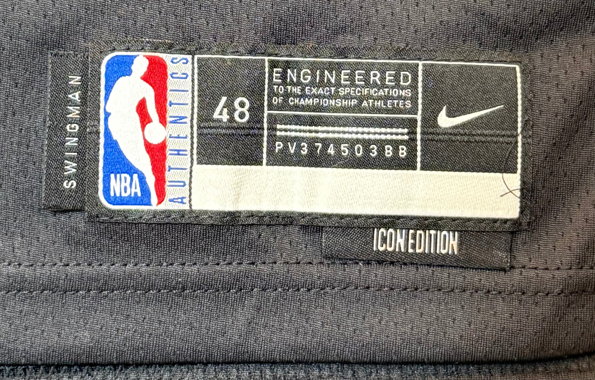 Maillot Swingman City Edition san Antonio Spurs signé par Carter BRYANT et certifié par BECKETT authentic-signatures