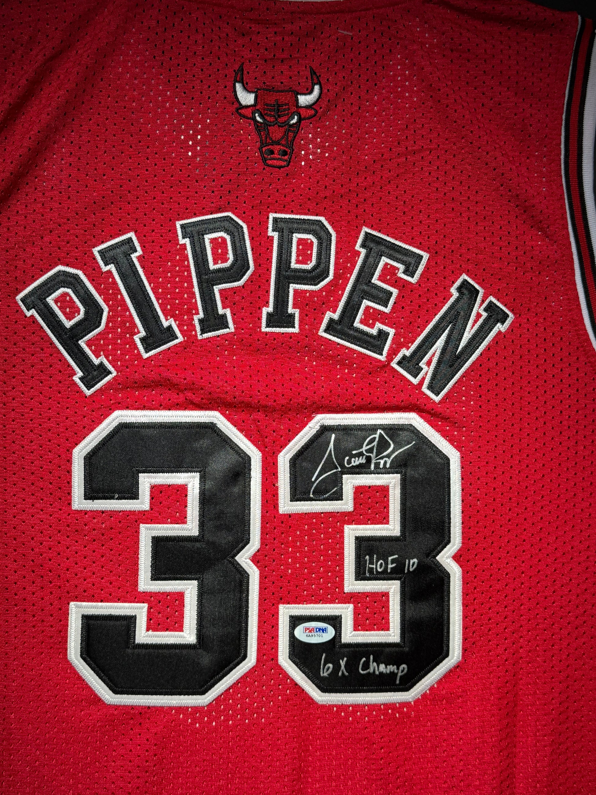 Maillot "6xChamp-HOF 10" Authentique Domicile Chicago Bulls signe par Scottie Pippen certifie par PSA authentic-signatures