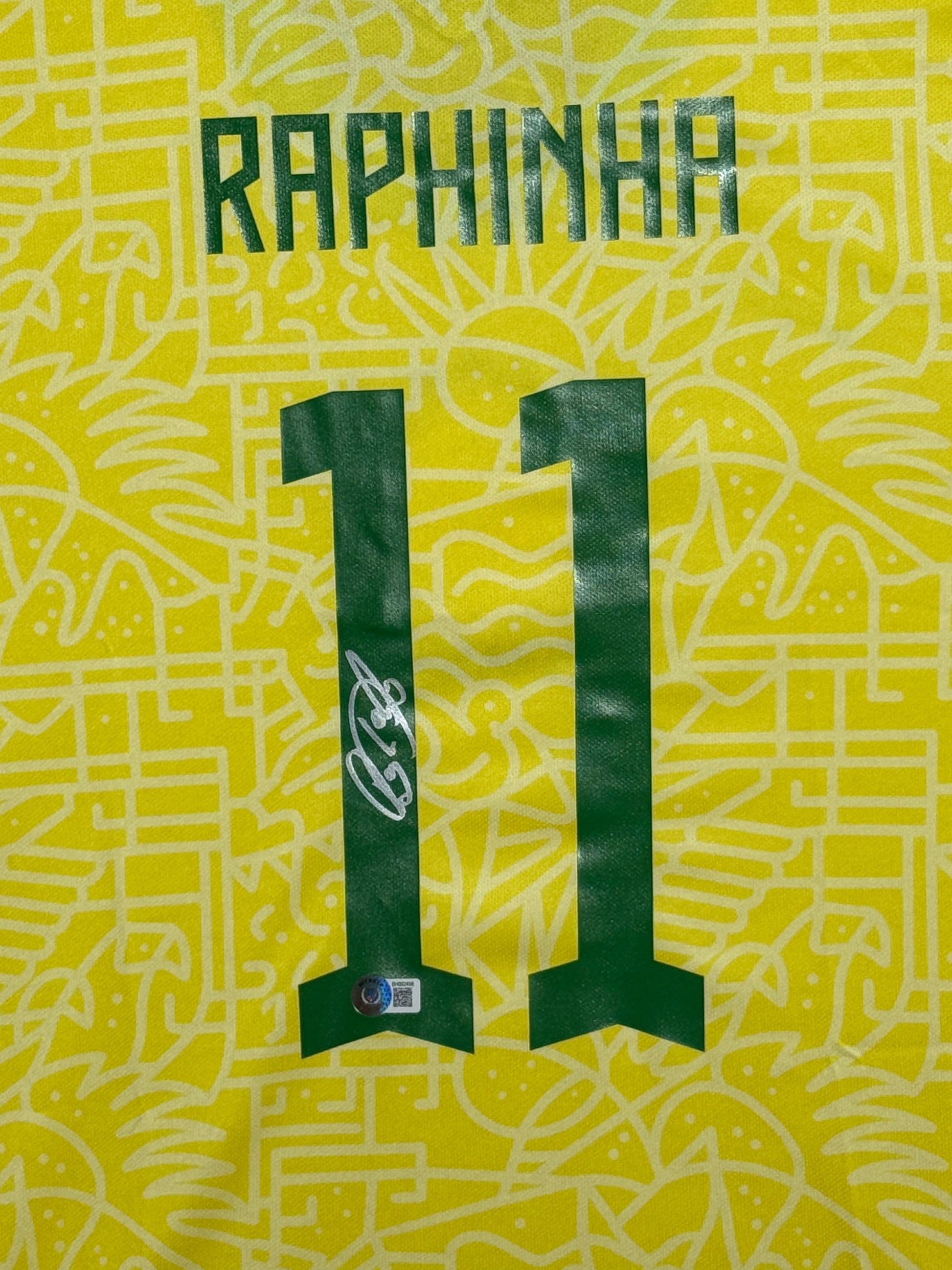 Maillot Authentique Brazil 2022 signé par Raphinha et certifié par Beckett authentic-signatures