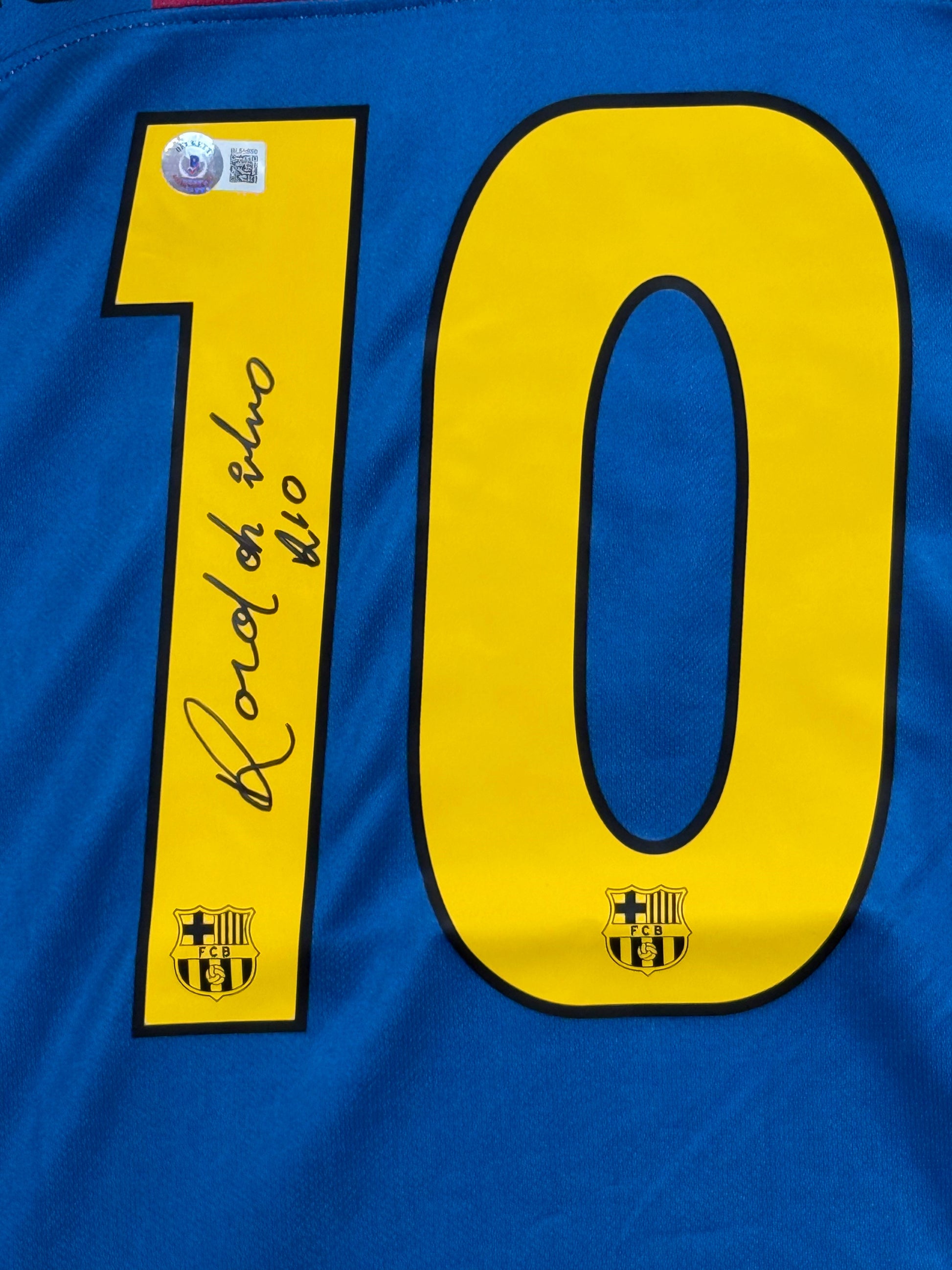 Maillot Authentique FC Barcelone Finale Champions League 2006 signé par Ronaldinho et certifié par Beckett authentic-signatures