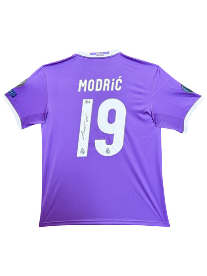 Maillot Authentique Real Madrid Finale champions League 2017 signé par Luka Modric certifié par Beckett authentic-signatures