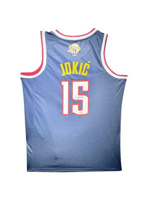 Maillot Finals Patch Authentique Domicile Denver Nuggets signe par Nicolas Jokic certifie par JSA