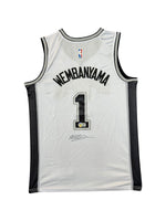 Maillot Authentique San Antonio Spurs signé par Victor WEMBANYAMA et certifié par Beckett authentic-signatures