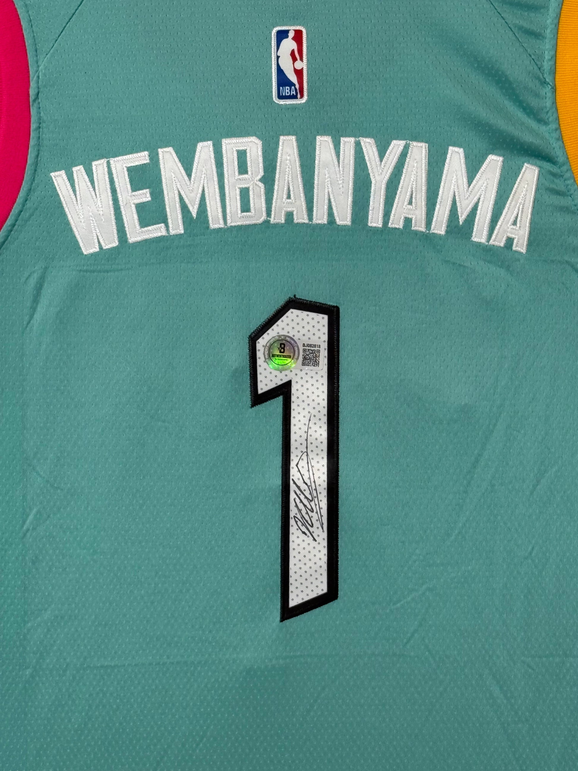 Maillot Authentique San Antonio Spurs signé par Victor WEMBANYAMA et certifié par Beckett authentic-signatures