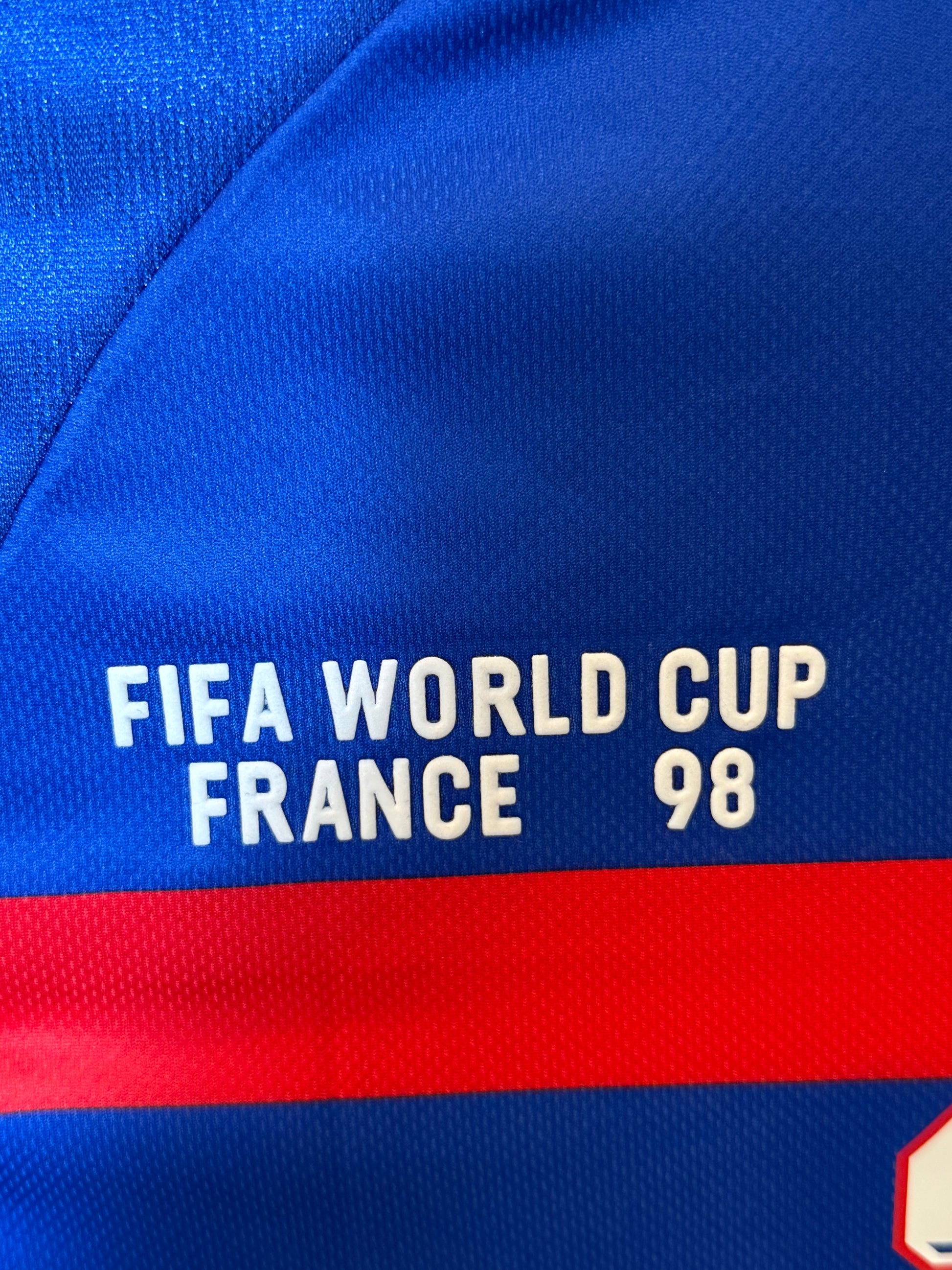 Maillot Authentique Equipe de France Finale Coupe du Monde 1998 signé par Zinedine Zidane et certifié par Beckett authentic-signatures