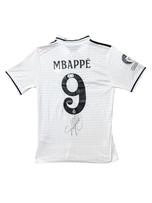 Maillot Authentique Real Madrid signé par Killian Mbappé er certifié par Beckett authentic-signatures