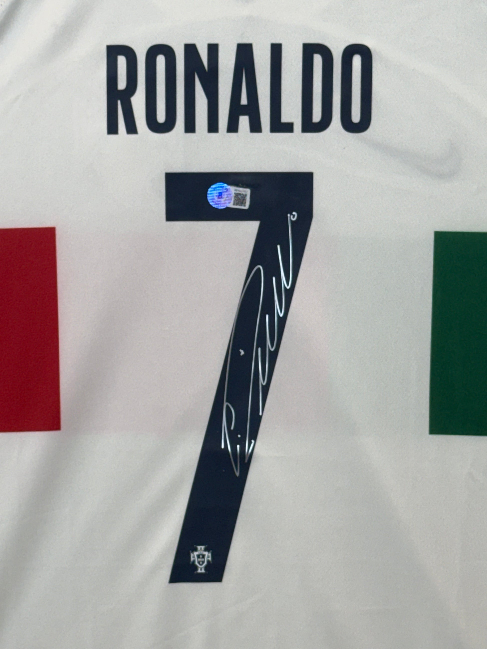 Maillot Authentique Equipe du portugal Coupe du monde 2022 signé par Cristiano Ronaldo certifié par Beckett authentic-signatures