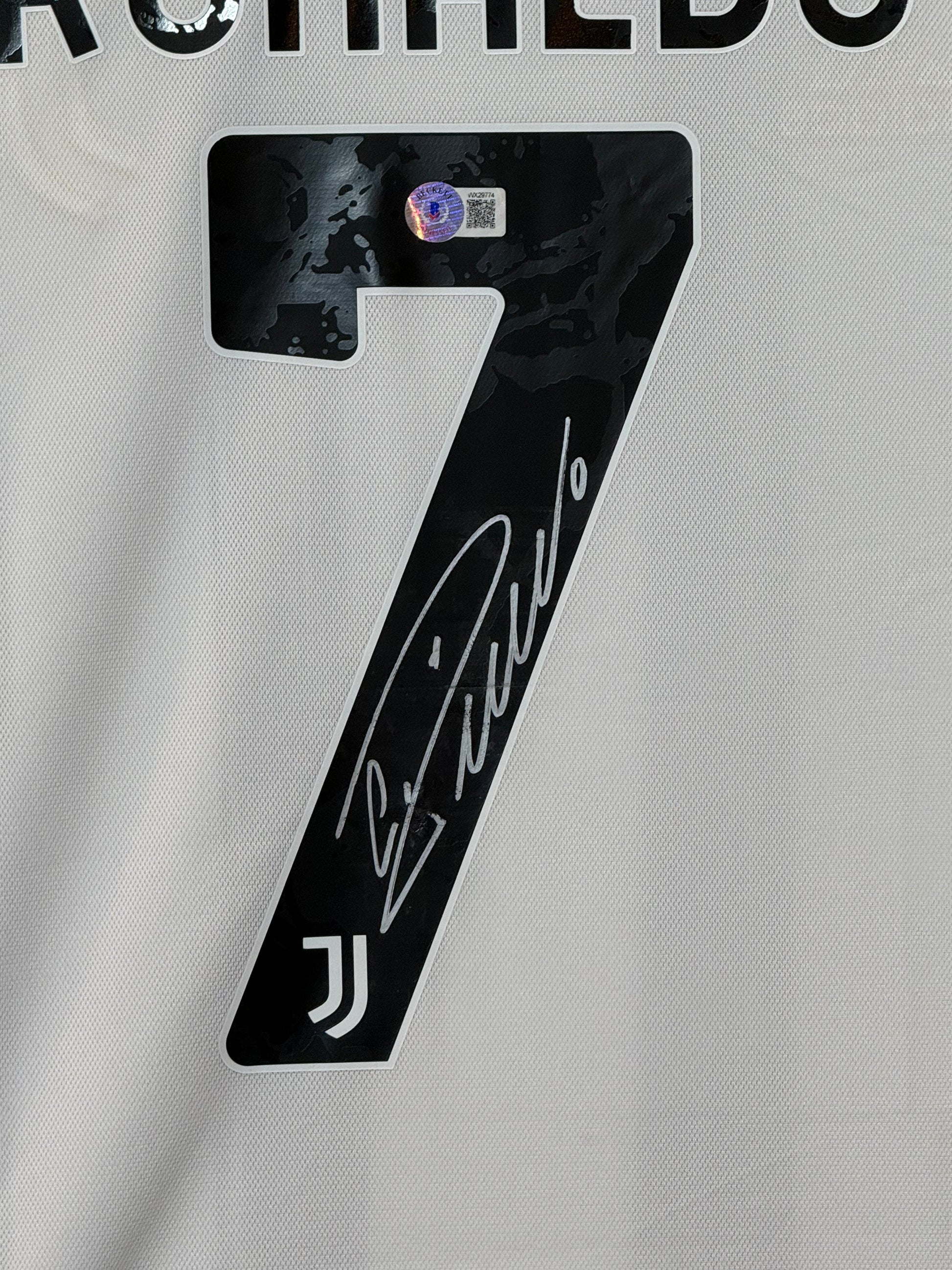 Maillot Authentique Juventus Turin signé par Cristiano Ronaldo et certifié par Beckett authentic-signatures