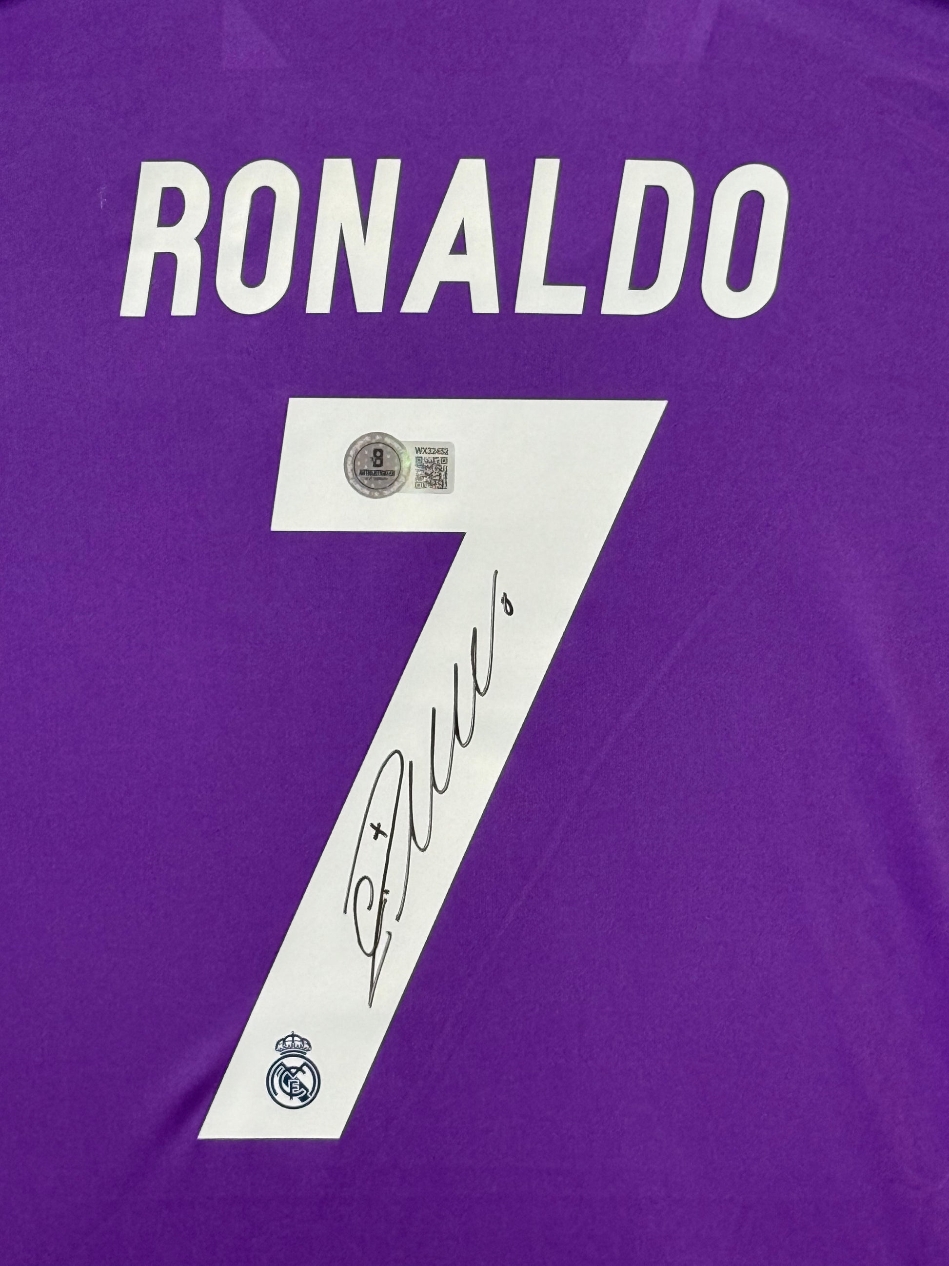 Maillot Exterieur signe par Cristiano Ronaldo Real Madrid CF 2016-17 Certifie par Beckett authentic-signatures