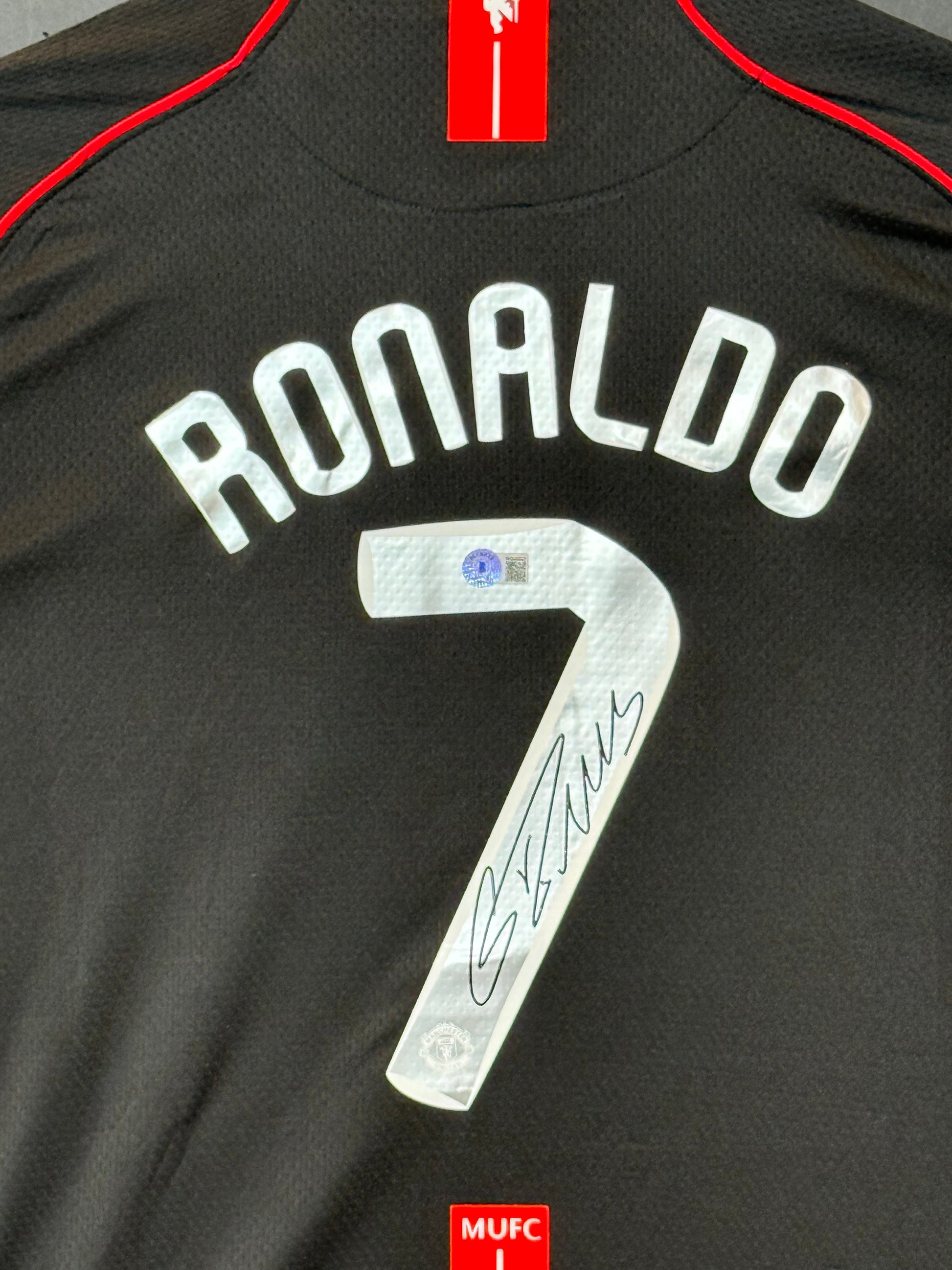 Maillot Authentique Manchester United 2007-08 signé par Cristiano Ronaldo certifié par Beckett authentic-signatures