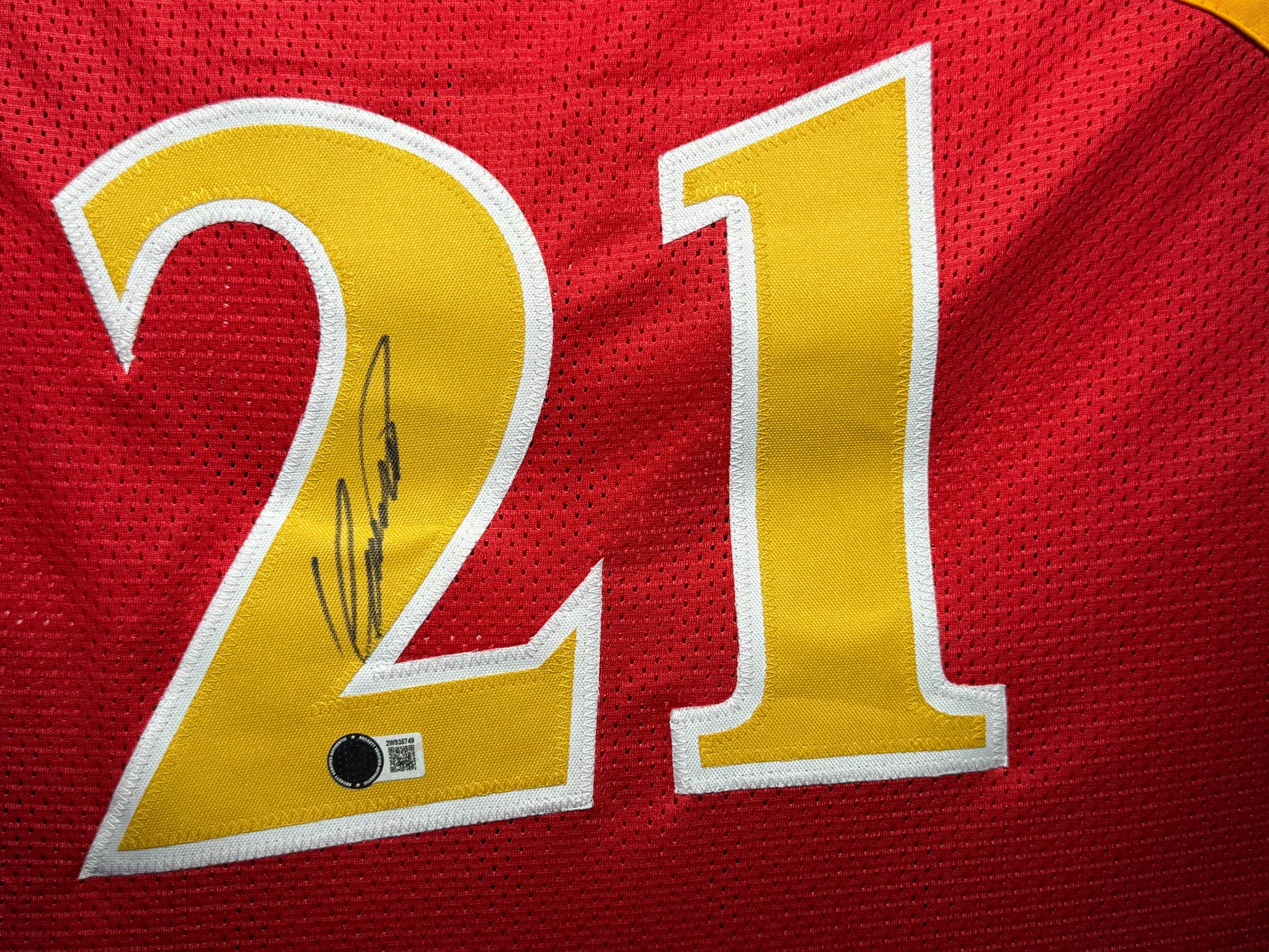 Maillot Custom Atlanta Hawks Domicile signe par Dominique Wilkins et certifie par Beckett authentic-signatures