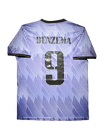 Maillot Exterieur Real Madrid CF 2022-23  signe par Karim Benzema et Certifie par Beckett authentic-signatures