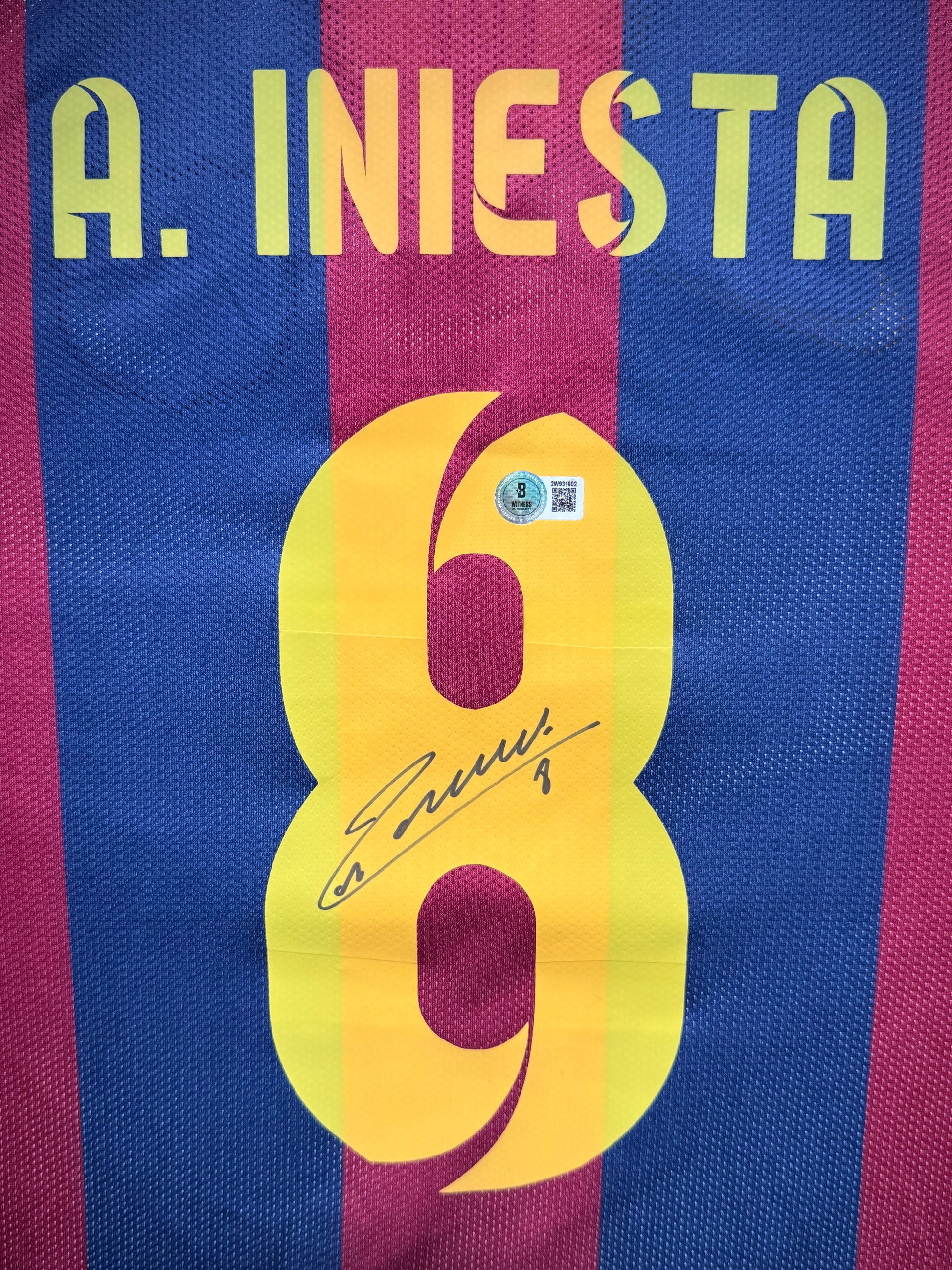 Maillot Domicile signe par Andrès Iniesta Fc Barcelone 2011-12 Certifie par Beckett authentic-signatures