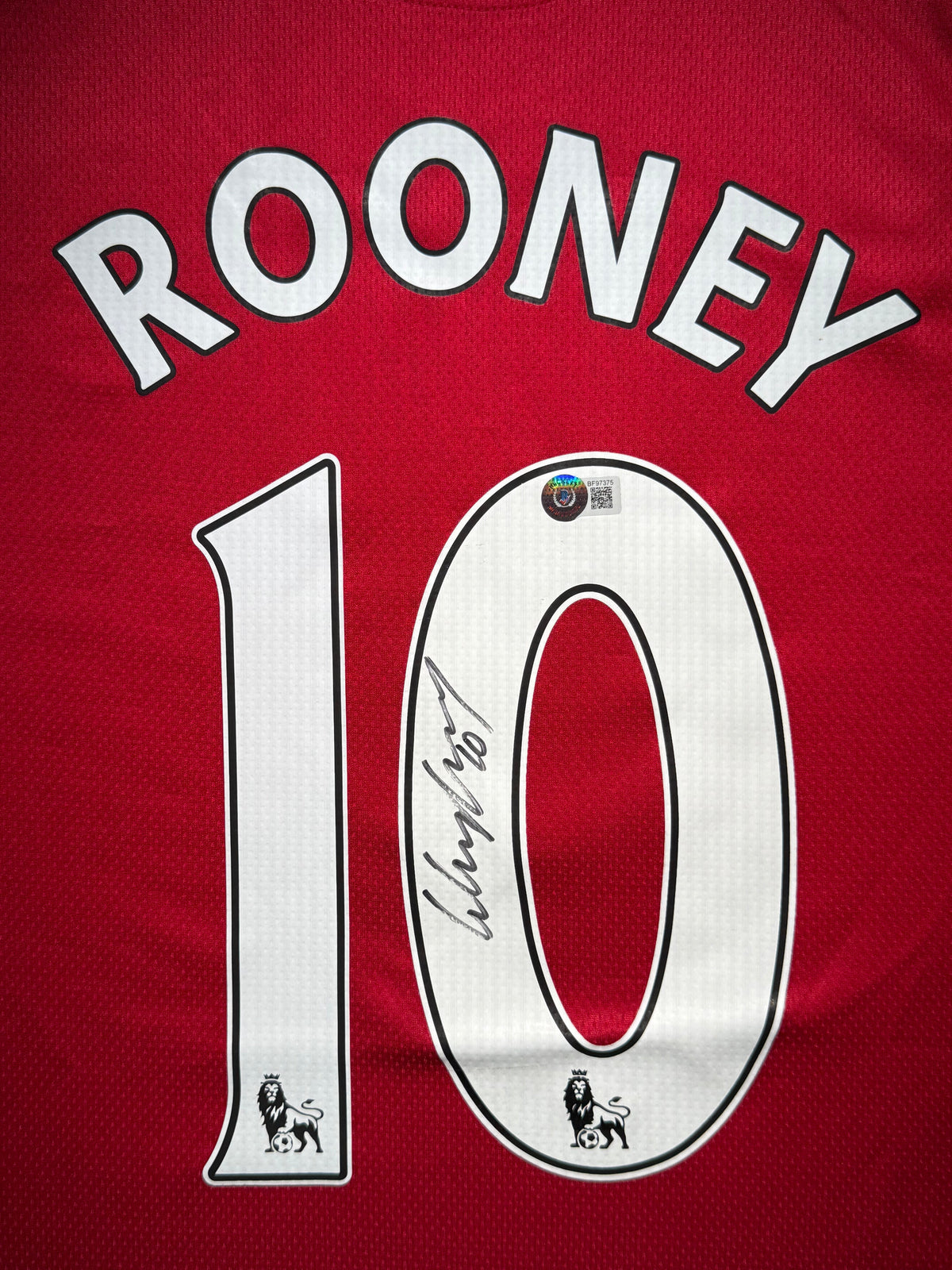 Wayne Rooney Signed Home 2009-10 Manchester United Jersey, Certified by Beckett authentic-signatures Football Authentic Si...