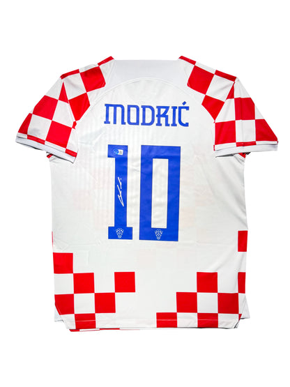 Maillot Domicile Edition Coupe du Monde 2022 Equipe de Croatie signe par Luka Modric et Certifie par Beckett