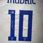 Maillot Domicile Edition Coupe du Monde 2022 Equipe de Croatie signe par Luka Modric et Certifie par Beckett