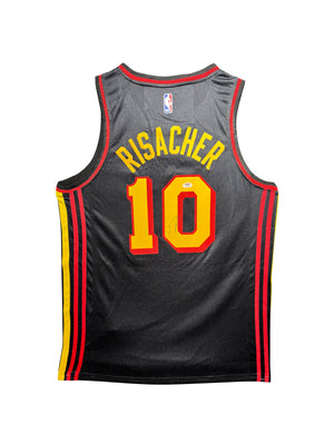Maillot Authentique Atlanta Hawks Exterieur signe par Zaccharie Risacher et certifie par Beckett