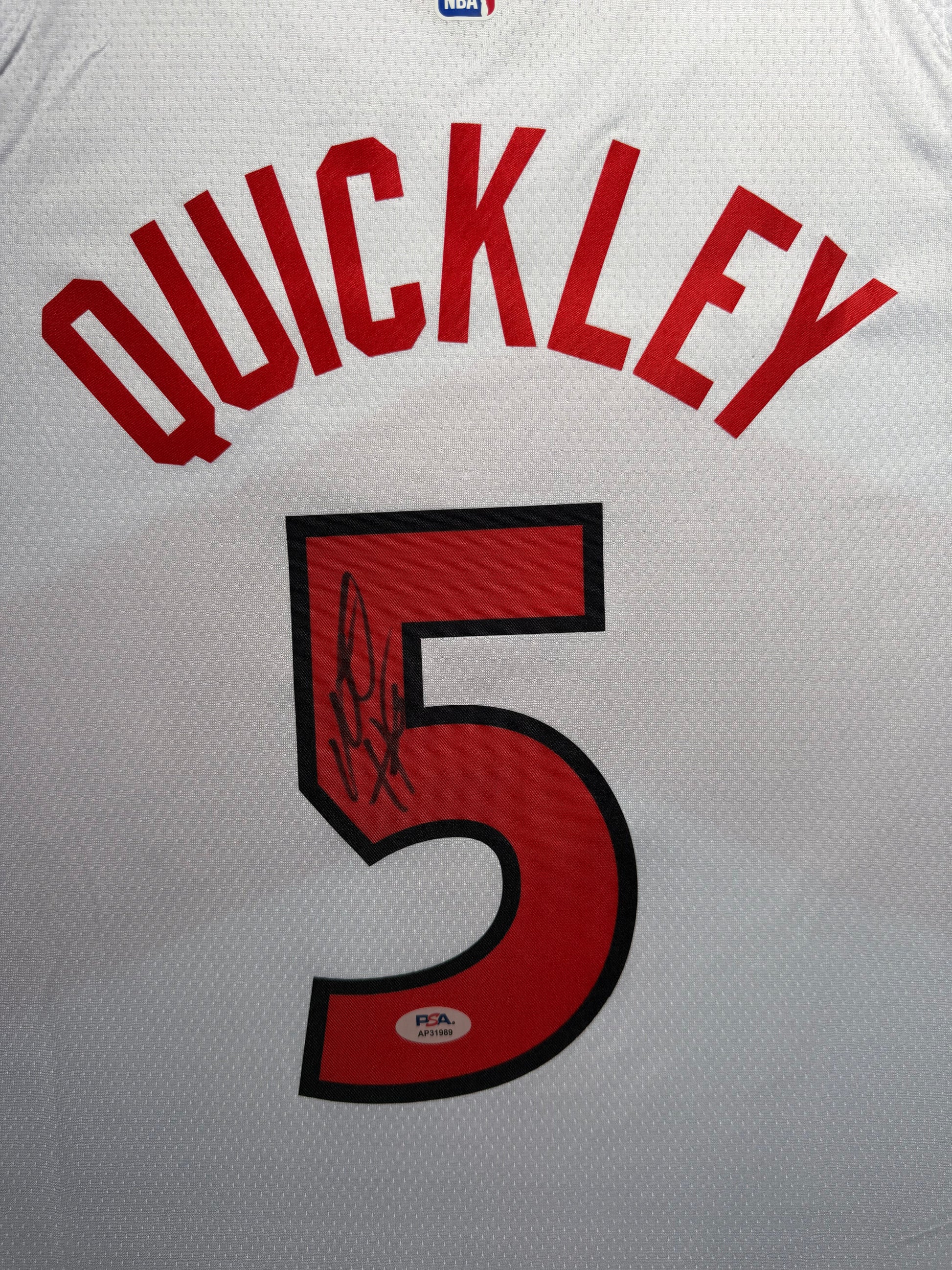 Maillot Authentique Toronto Raptors Exterieur signe parImmanuel Quickley et certifie par PSA authentic-signatures