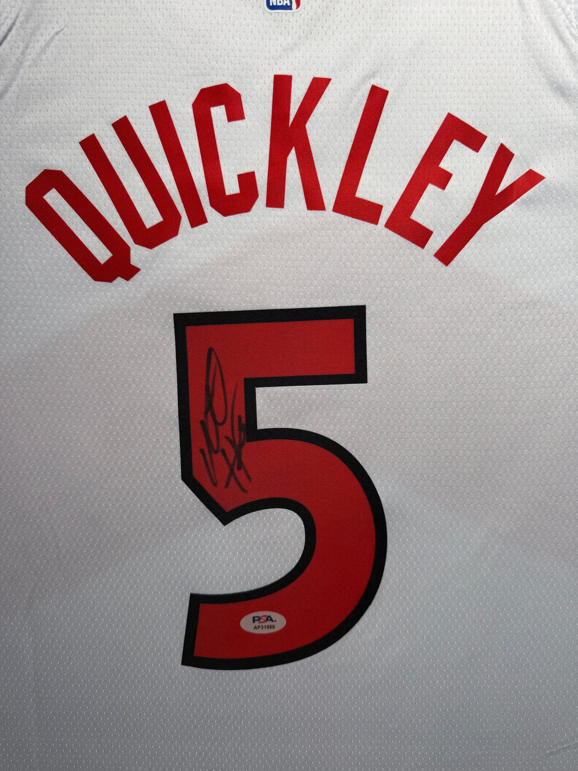 Maillot Authentique Toronto Raptors Exterieur signe parImmanuel Quickley et certifie par PSA authentic-signatures