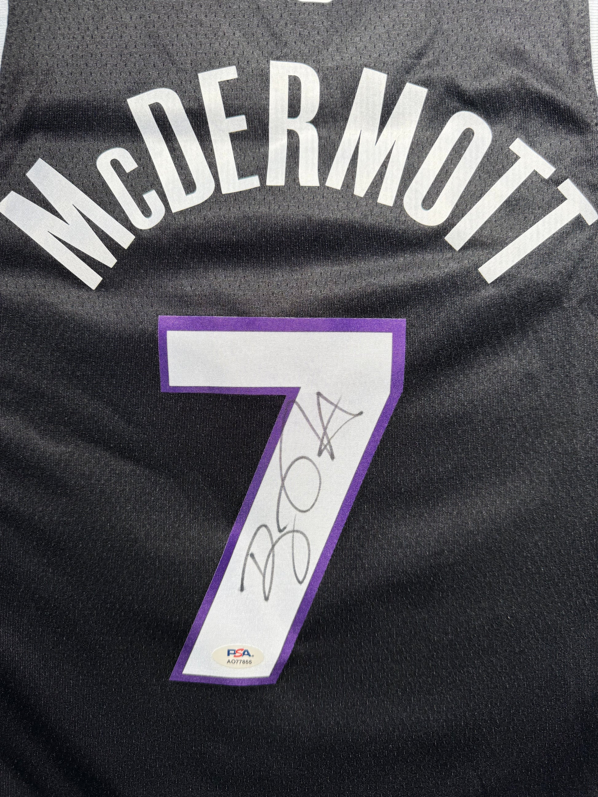 Maillot Authentique Domicile Sacramento Kings signe par Doug Mc Dermot certifie par PSA authentic-signatures
