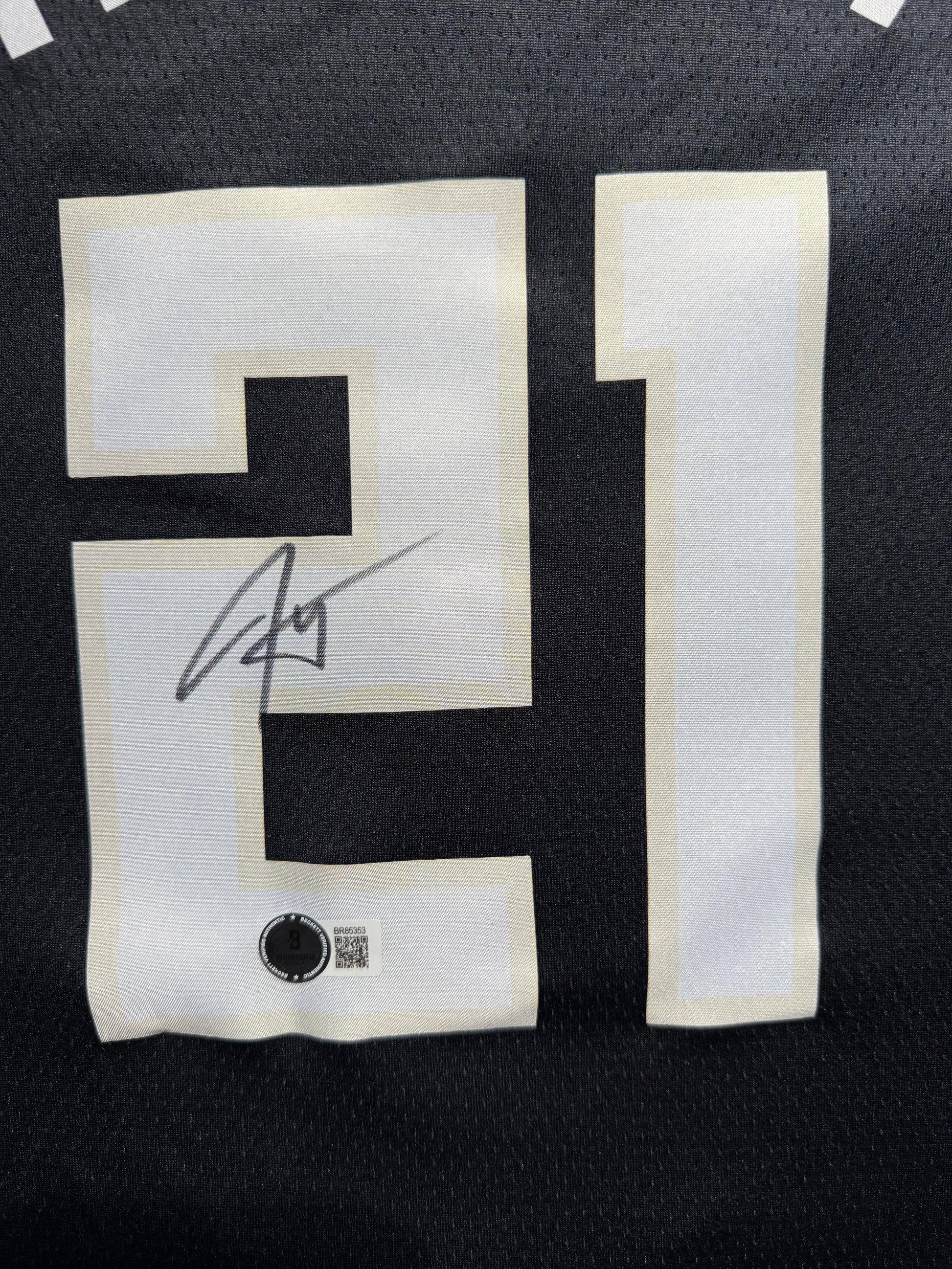 Maillot Authentique Exterieur Milwaukee Bucks signe par Jrue Holiday certifie par Beckett authentic-signatures