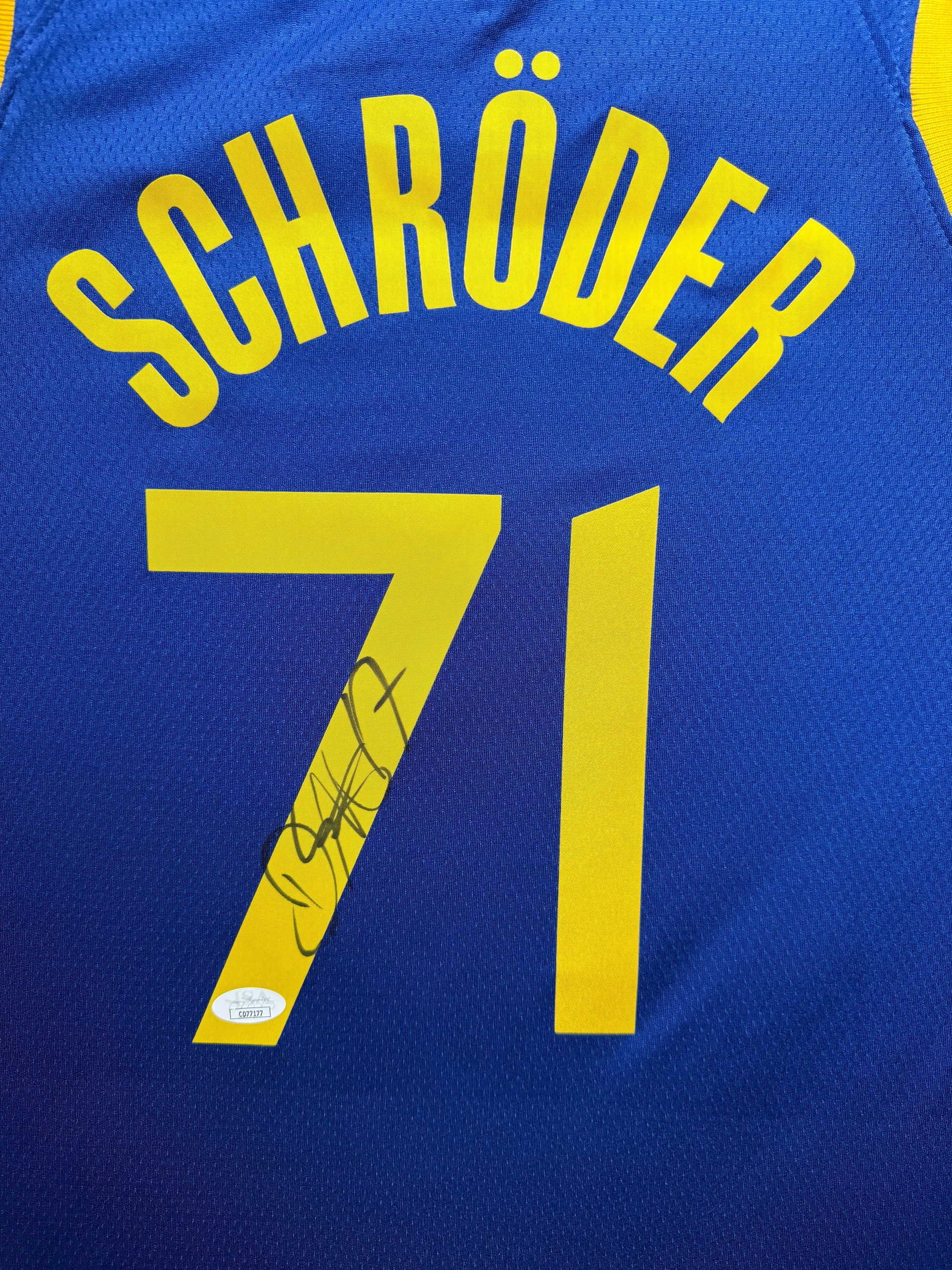 Maillot Authentique Golden Sate Warriors signe par Dennis Schroder et certifie par JSA authentic-signatures